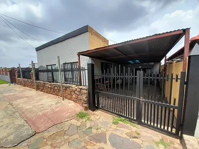 3 Bedroom House For Sale in Pretoria - 40mK.webp