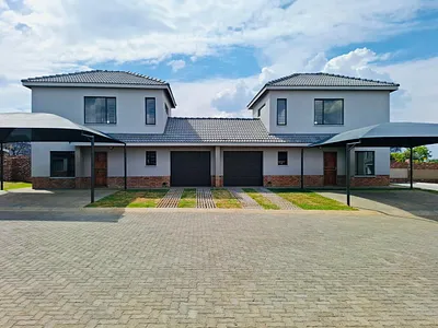 3 Bedroom Townhouse For Sale in Rustenburg - Blp2.webp