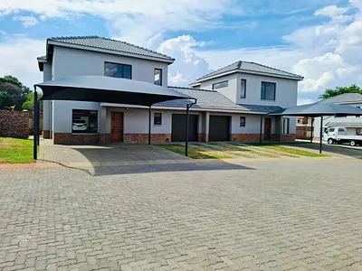 3 Bedroom Townhouse For Sale in Rustenburg - tvb9.webp