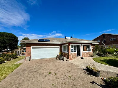 3 Bedroom House To Rent in Stilbaai West, Stilbaai - DrfH.webp
