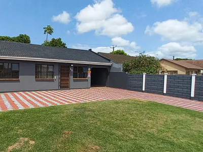 3 Bedroom House For Sale in Richards Bay - DfrZ.webp