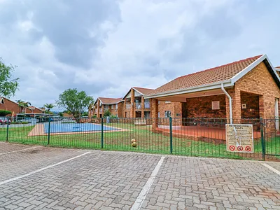 2 Bedroom Apartment For Sale in Centurion - OanA.webp