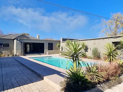4 Bedroom House For Sale in Germiston - BHRU.webp