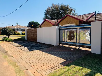 2 Bedroom House For Sale in Middelburg - nZvt.webp