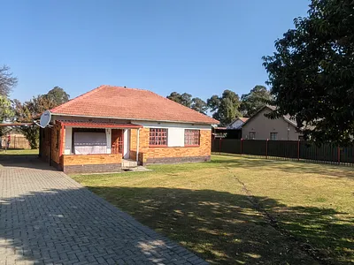3 Bedroom House To Rent in Secunda - YiXM.webp