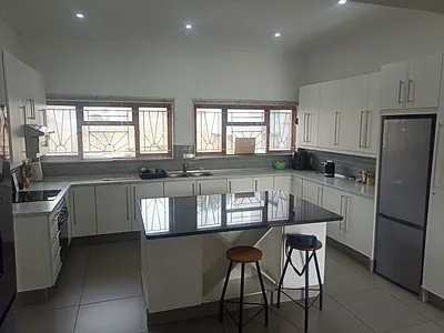 4 Bedroom House For Sale in Mossel Bay - 7CaL.webp