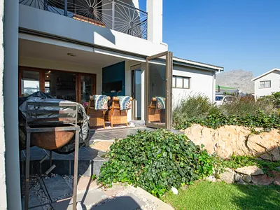 4 Bedroom House For Sale in Pringle Bay - Kjt9.webp