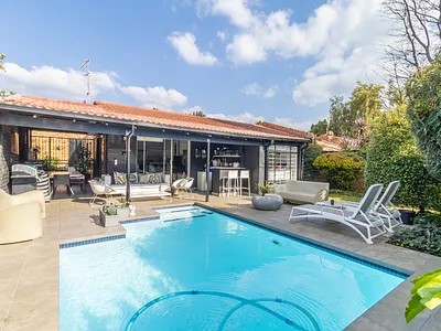 2 Bedroom House For Sale in Sandton - rBHv.webp