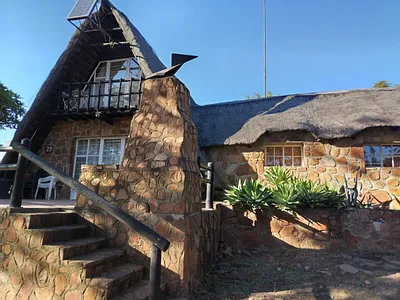 3 Bedroom House For Sale in Rustenburg - IFIc.webp