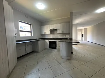 2 Bedroom Apartment For Sale in Benoni - L0Cp.webp
