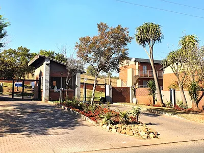 3 Bedroom Apartment For Sale in Pretoria - DDQa.webp