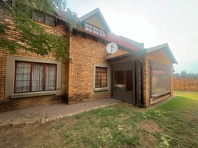 3 Bedroom Townhouse For Sale in Witbank - WSGN.webp