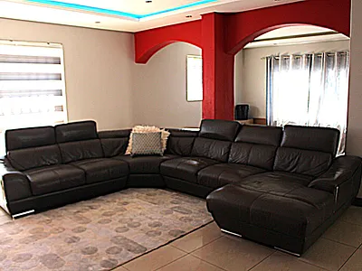 3 Bedroom House For Sale in Roodepoort - jdHo.webp