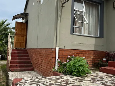 4 Bedroom House For Sale in East London - img