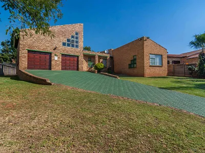 3.5 Bedroom House For Sale in Krugersdorp - T3l3.webp