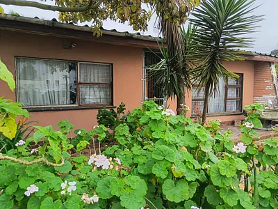 4 Bedroom House For Sale in Kraaifontein - LvF8.webp