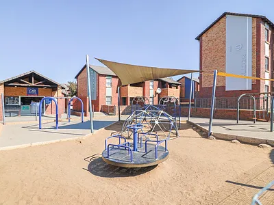 2 Bedroom Townhouse For Sale in Johannesburg - sgRs.webp