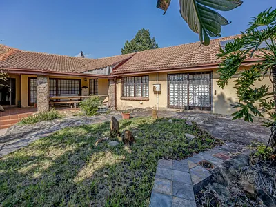 3 Bedroom House For Sale in Sandton - euvj.webp