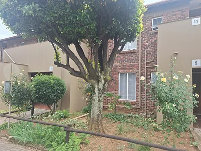 2 Bedroom Townhouse For Sale in Edenvale - xn1O.webp