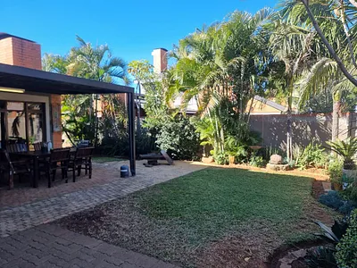 3 Bedroom Townhouse For Sale in Rustenburg - 7FhL.webp