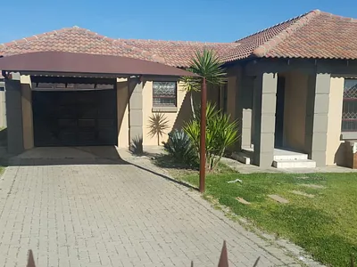 3 Bedroom Townhouse To Rent in Secunda - HOxZ.webp