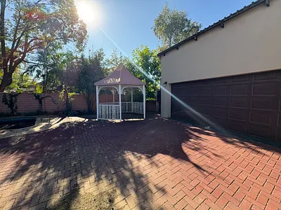 6 Bedroom House For Sale in Bo-dorp, Rustenburg - rcx2.webp