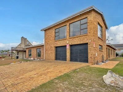 6 Bedroom House For Sale in Agulhas - VVEJ.webp