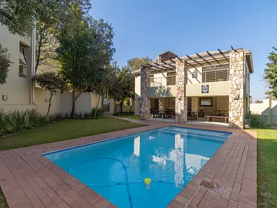 2 Bedroom Apartment For Sale in Sandton - unlZ.webp
