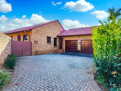 3 Bedroom House For Sale in Centurion - fjlE.webp