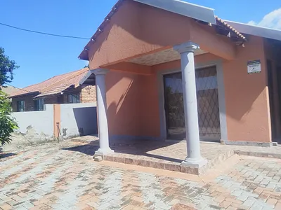 3 Bedroom House For Sale in Rustenburg - nh4g.webp