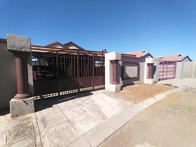 3 Bedroom House For Sale in Rustenburg - 69e9.webp