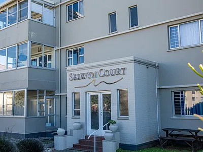 2 Bedroom Apartment For Sale in Port Elizabeth - 4rTq.webp