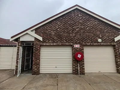 2 Bedroom Townhouse For Sale in Parys - aiGH.webp