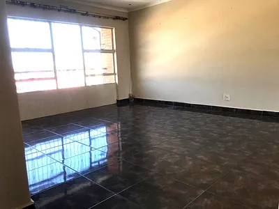 2 Bedroom Townhouse For Sale in Roodepoort - butZ.webp