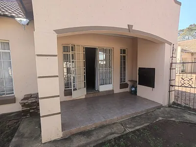 2 Bedroom Townhouse For Sale in Parys - hxUI.webp