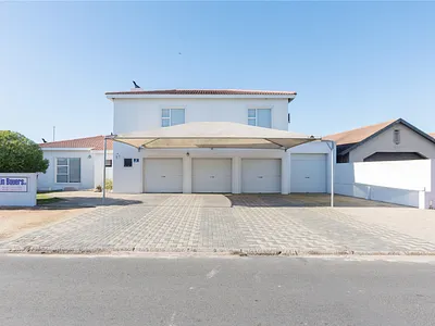 5 Bedroom House For Sale in Velddrif - 3FEW.webp