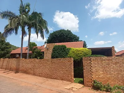 2 Bedroom Townhouse For Sale in Rustenburg - SNnP.webp