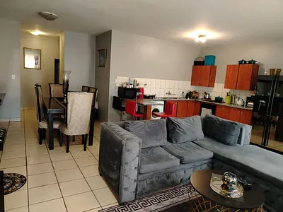 2 Bedroom Apartment For Sale in Brakpan - 1frf.webp