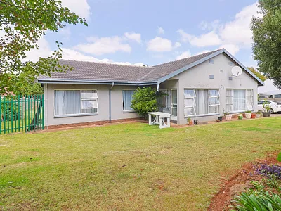 3 Bedroom House For Sale in Alberton - S4KU.webp