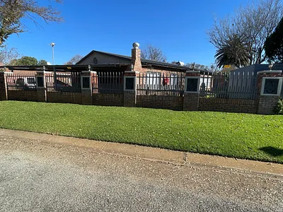9 Bedroom House For Sale in Potchefstroom - V3Vg.webp