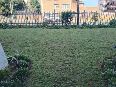 2 Bedroom Apartment For Sale in Amanzimtoti - 6hpU.webp