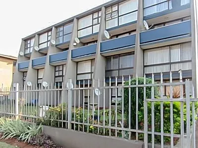 2 Bedroom Apartment For Sale in Amanzimtoti - LsTa.webp