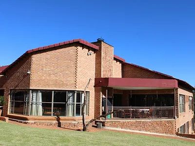 4 Bedroom House For Sale in Swartruggens - AxB3.webp