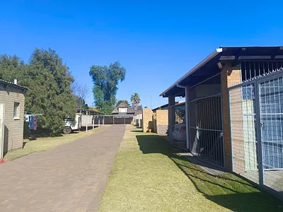 2 Bedroom Townhouse For Sale in Parys - aox7.webp
