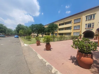 1 Bedroom Townhouse For Sale in Germiston - lsq4.webp