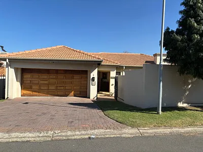 3 Bedroom House For Sale in Edenvale - ceTc.webp
