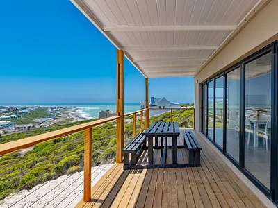 3 Bedroom House For Sale in Agulhas - 4yG4.webp