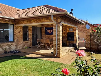 3 Bedroom Townhouse For Sale in Pretoria - 2RYP.webp