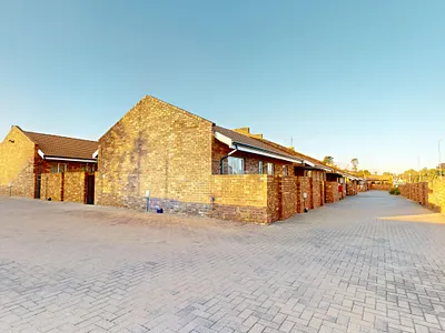 4 Bedroom Townhouse For Sale in Benoni - EQga.webp