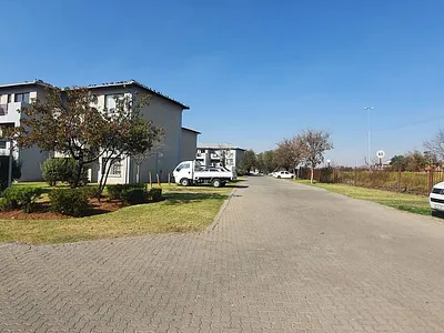 2 Bedroom Townhouse For Sale in Boksburg - hDNj.webp